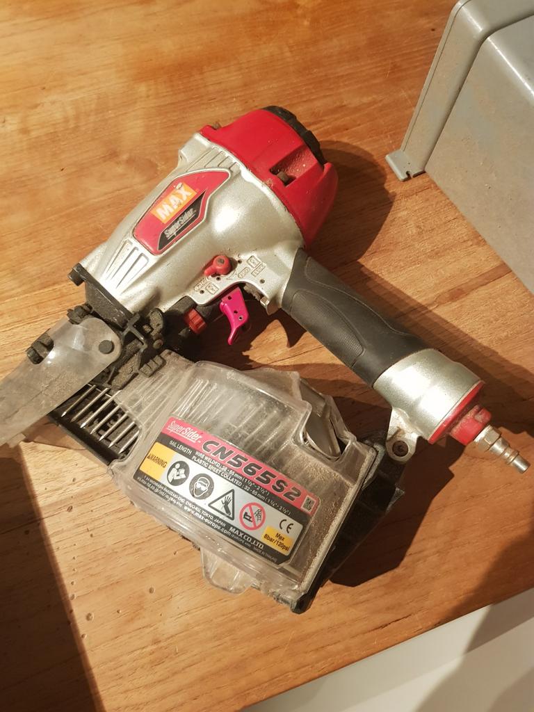 Rol tacker, Minder dan 25 liter, Ophalen, Zo goed als nieuw, Minder dan 200 liter/min