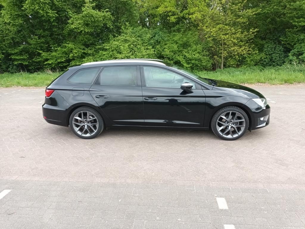 Seat Leon 2.0 TDI 150PK 2014 Zwart, Auto's, Seat, Voorwielaandrijving, Lichtsensor, 1258 kg, Zwart