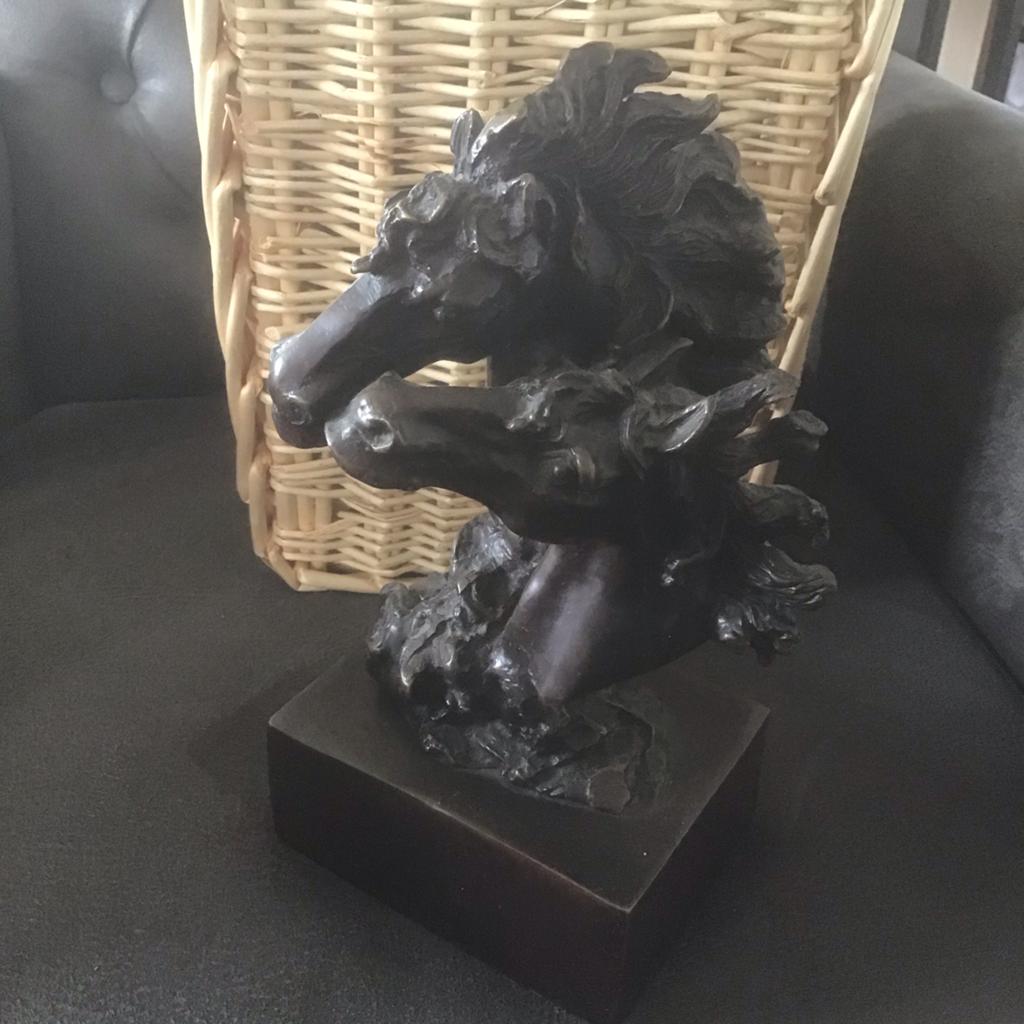 Mooi bronzen beeld van 2 paardenhoofden, Ophalen of Verzenden, 20 - 50 cm, Beeld, Bruin