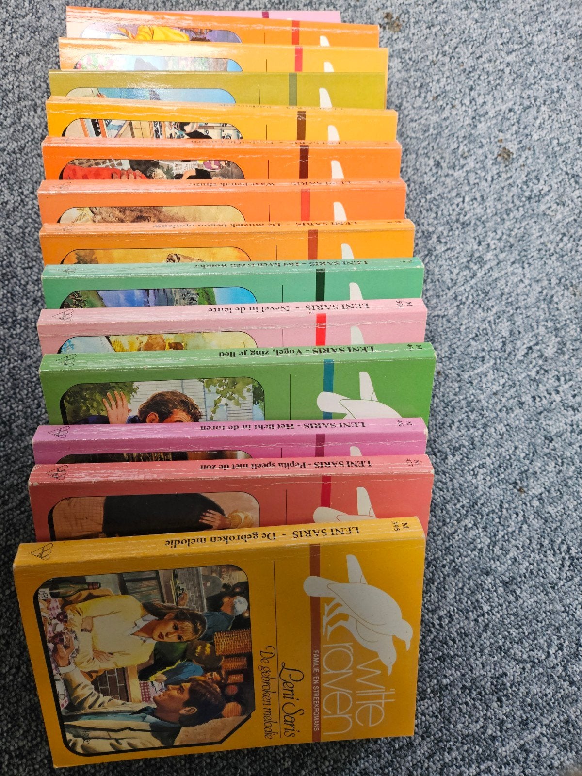 14 Leni Saris boeken - Familie- en streekromans, Ophalen, Gelezen, Leni Saris, Nederland