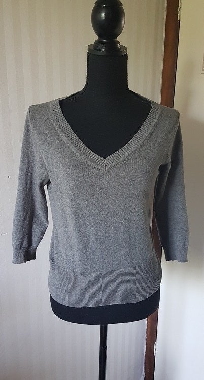 Leuk grijs klassiek H&M truitje met v hals xs 34/36 rekt mee, H&M, Verzenden, Maat 34 (XS) of kleiner, Grijs