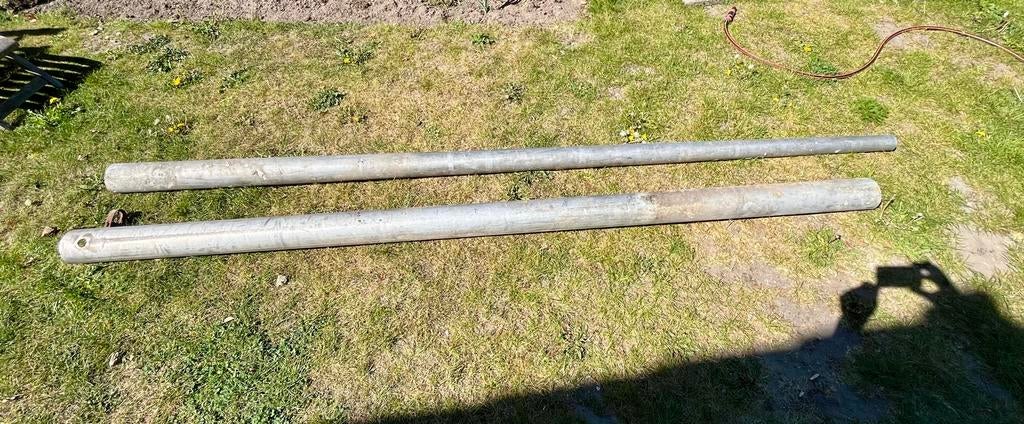 Metalen palen / buizen (2 stuks), Ophalen, Gebruikt, IJzer