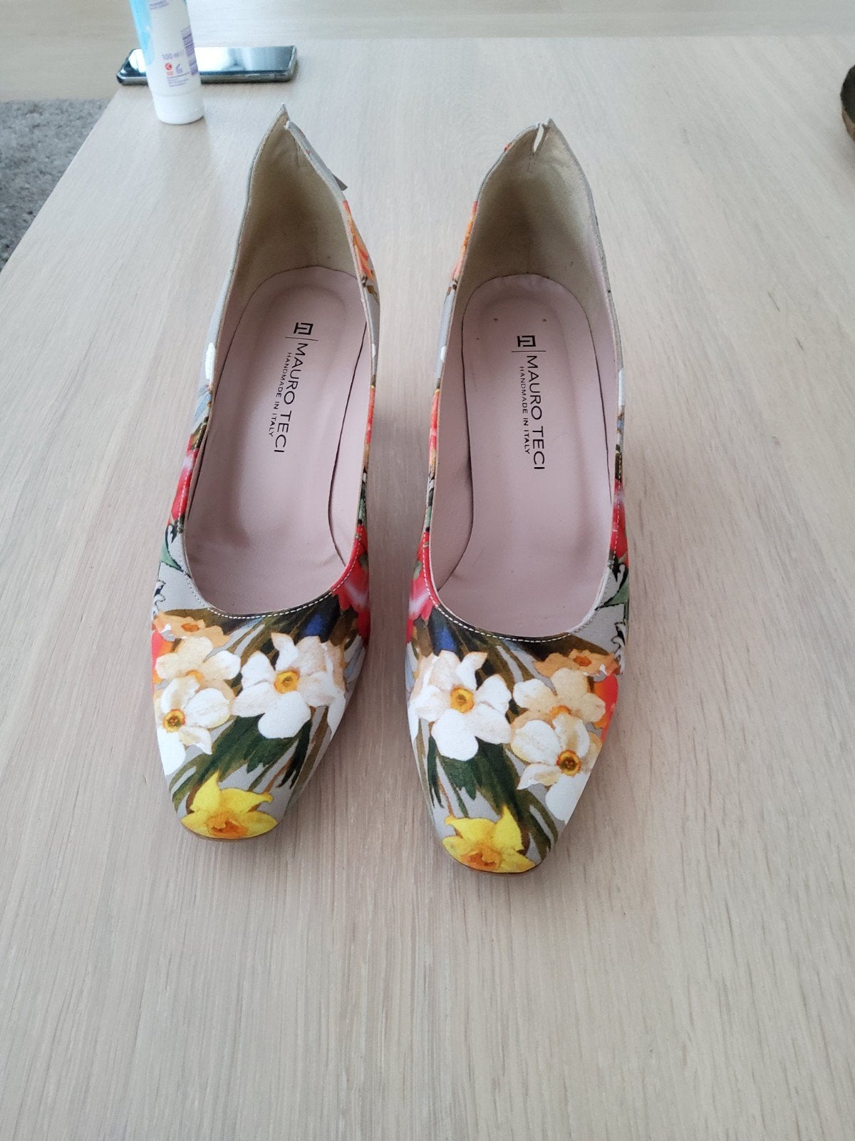 Mauro Teci Bloemen Pumps - Maat 38.5, Kleding | Dames, Mauro Teci, Pumps, Overige kleuren, Ophalen of Verzenden