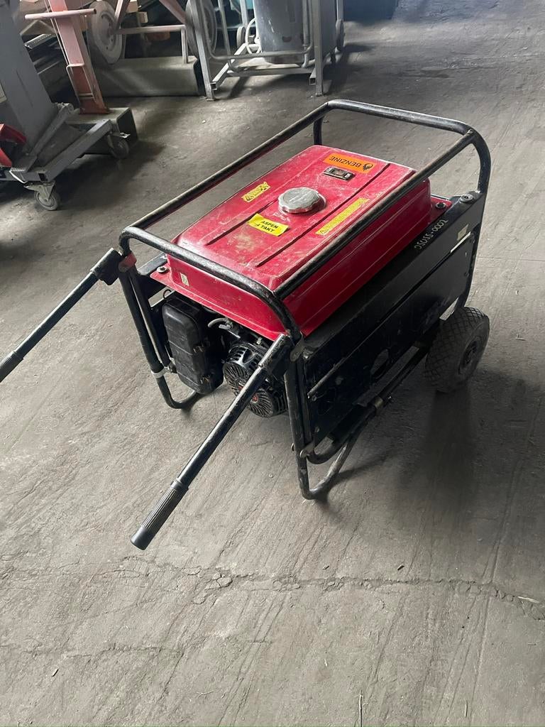 Honda Generator, Doe-het-zelf en Verbouw, Aggregaten, Ophalen, Zo goed als nieuw, Minder dan 5 kVA, Benzine