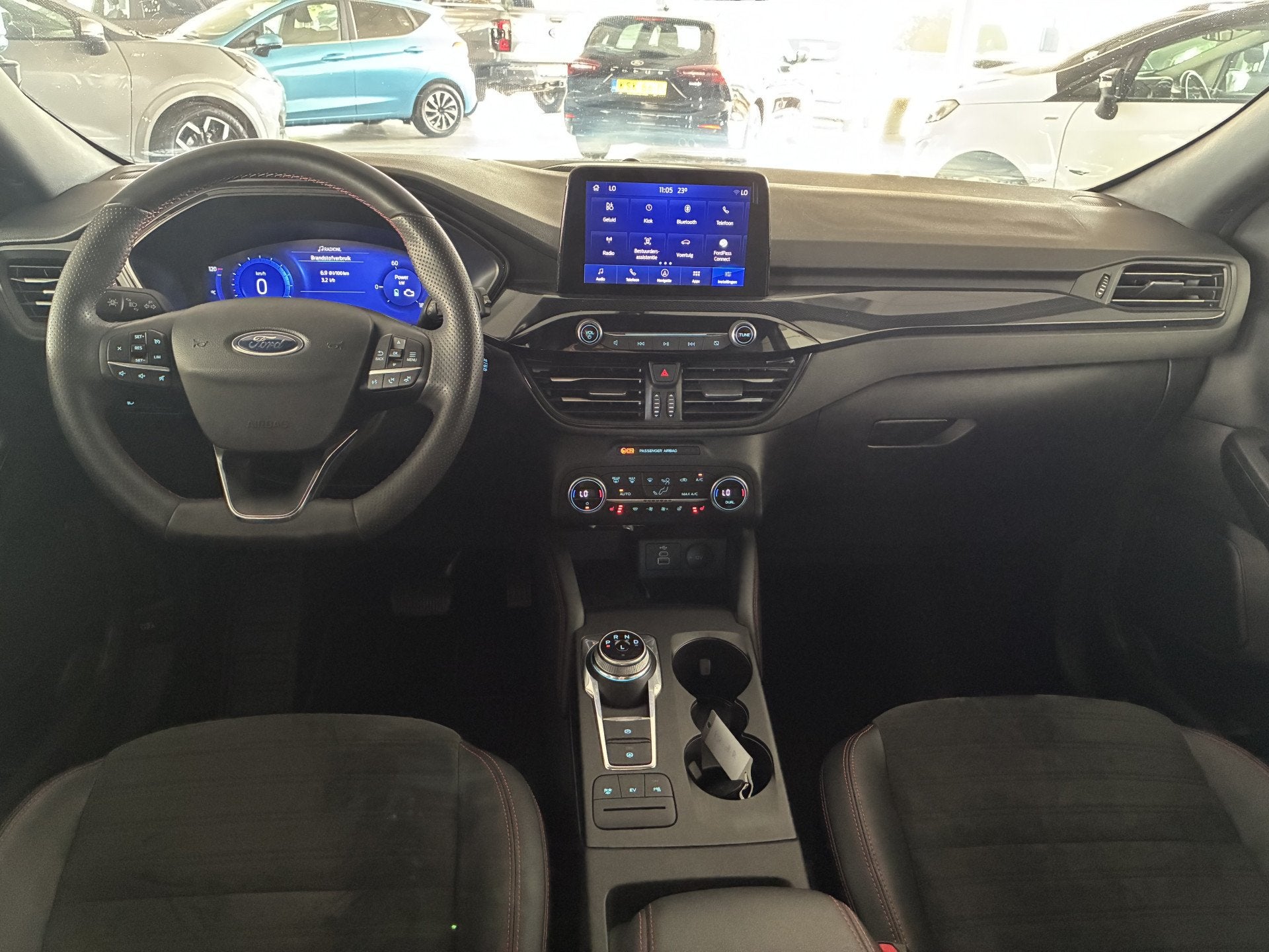 Foto 15 van Ford Kuga 2.5 PHEV ST-Line X-20 inch-trekhaak winterpakket