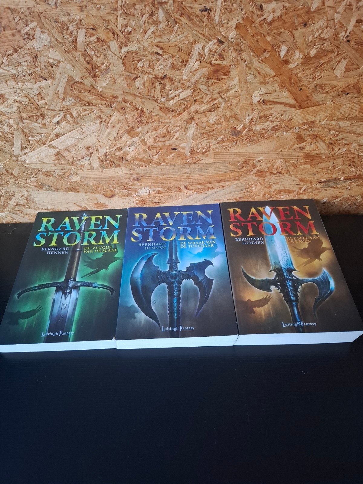Ravenstorm trilogie - Bernhard Hennen (3 boeken), Ophalen of Verzenden, Gelezen, Bernhard Hennen