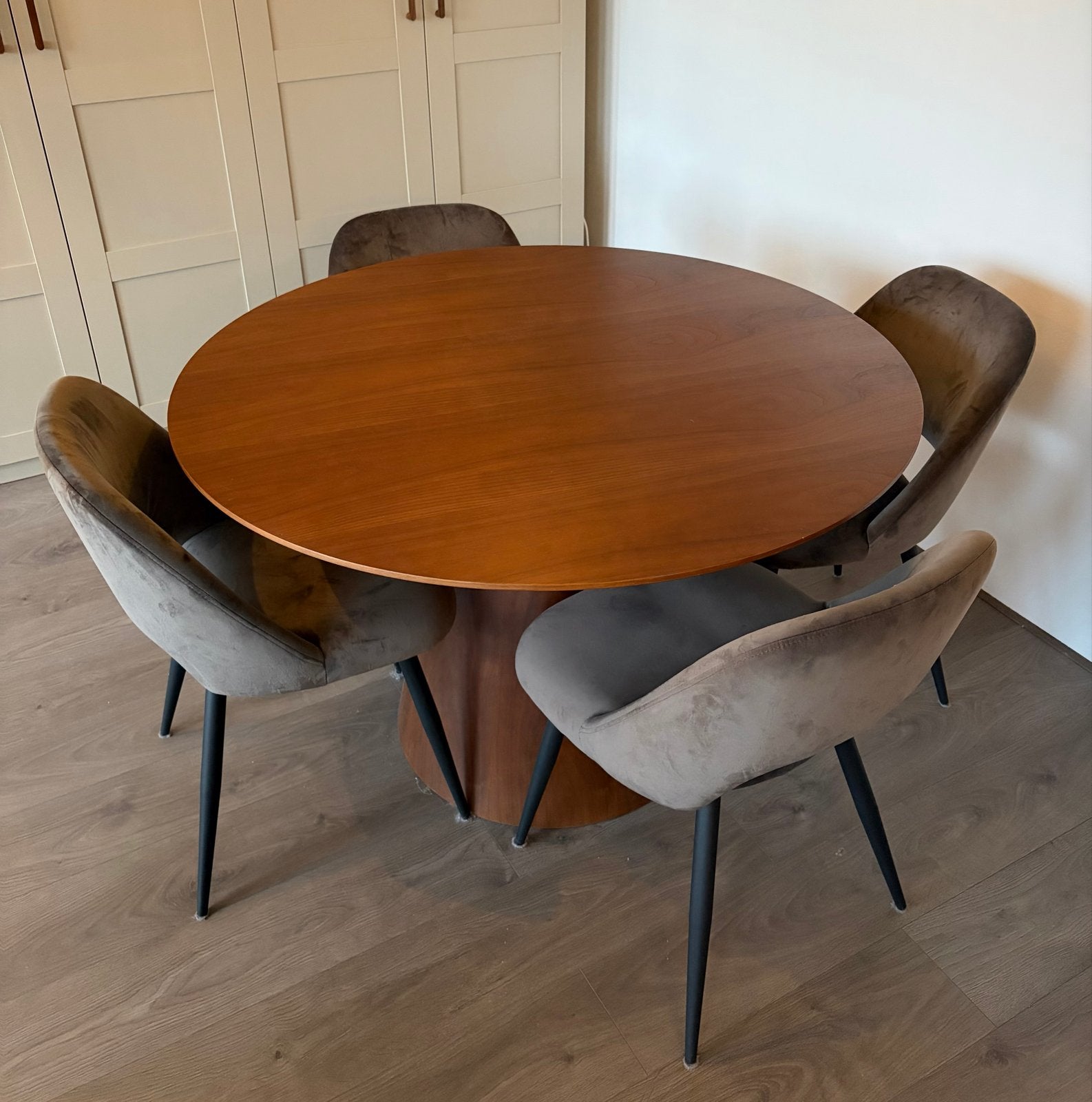 Ronde eettafel met of zonder stoelen