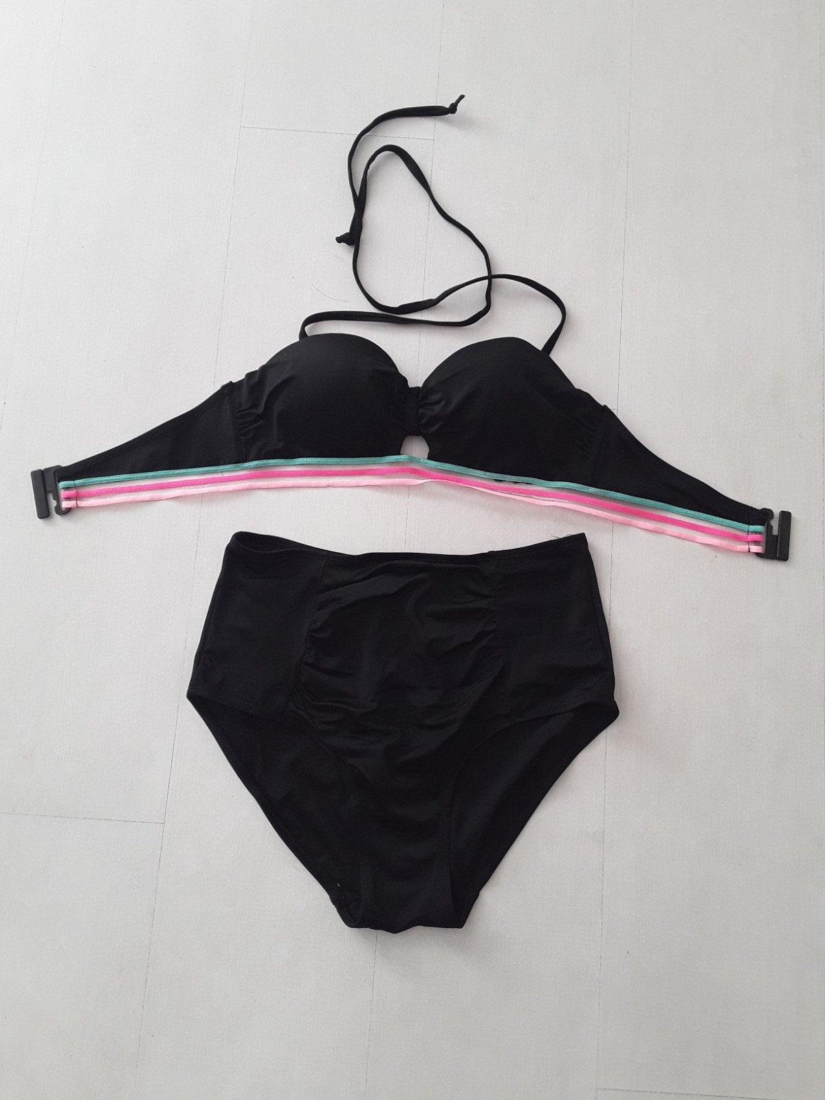 Hema Bikini Zwart met Gekleurde Banden Maat M, Overige kleuren, Nieuw, Ophalen of Verzenden, Bikini