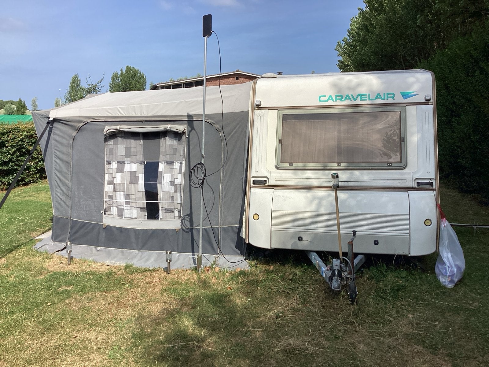 Caravelair 360, op seizoensplaats Vrouwenpolder, Caravans en Kamperen, Treinzit, Particulier, 500 - 750 kg, Caravelair