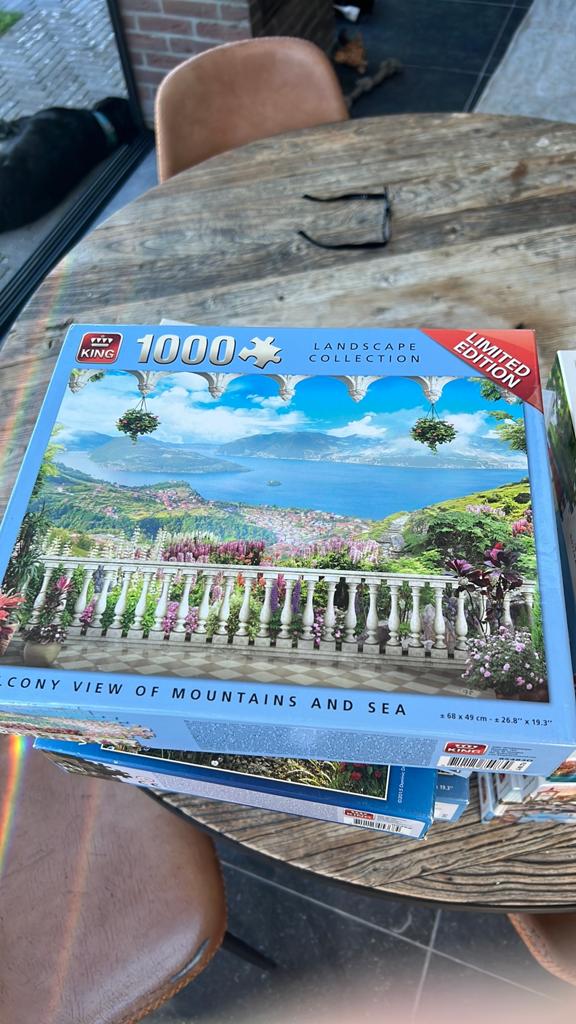 1.000 stuks puzzel Balcony view of Mountains and sea, Ophalen of Verzenden, 500 t/m 1500 stukjes, Zo goed als nieuw