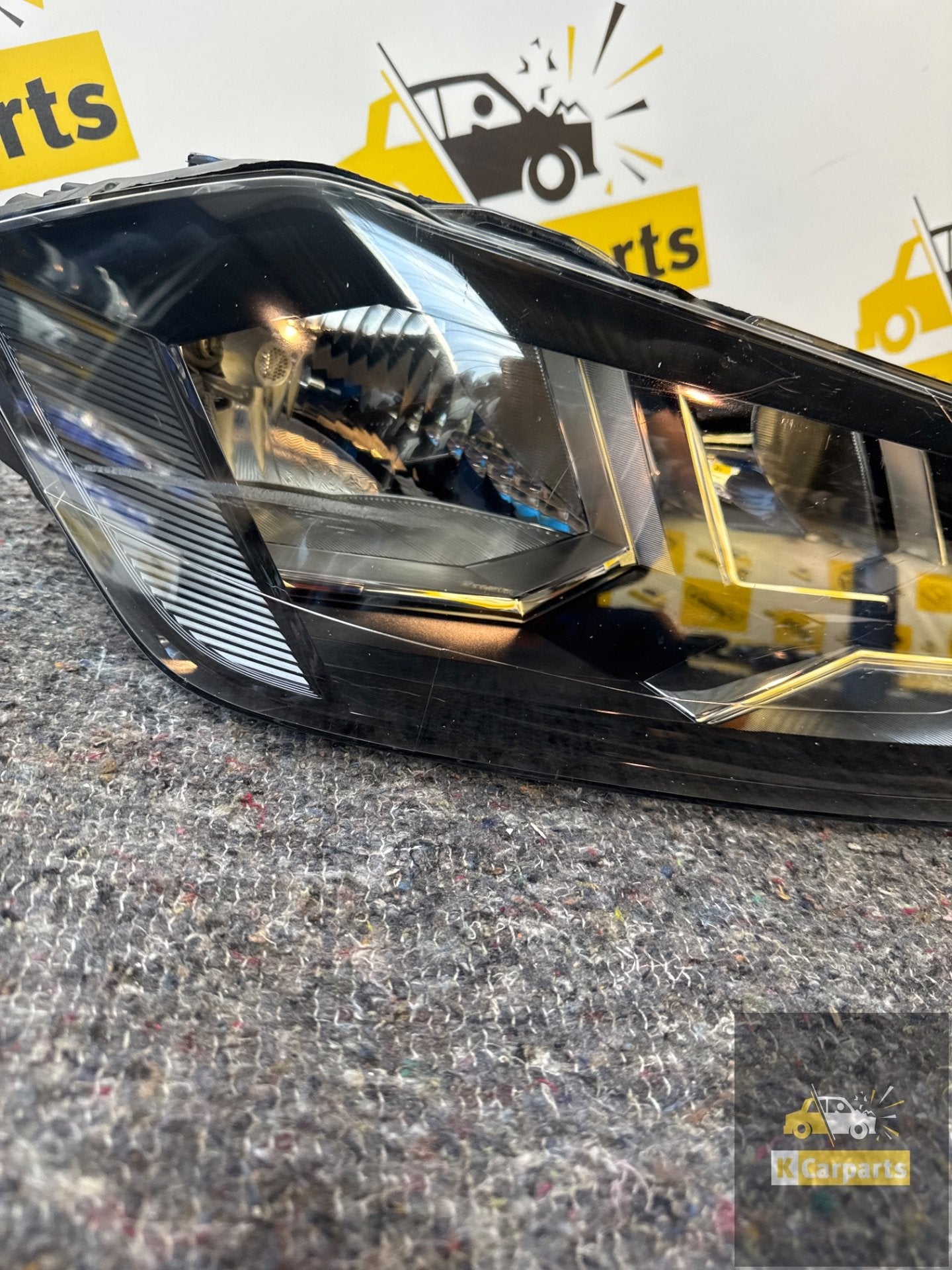 Vw Polo 2G H7 Koplamp Halogeen origineel 2G1941006 rechts, Auto-onderdelen, Gebruikt, Volkswagen, Volkswagen AG, Berliner Ring 2
38440  Wolfsburg, DE