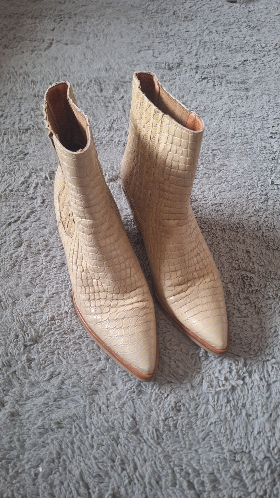 Via Vai Enkellaarsjes met Krokodillenprint Maat 40, Beige, Lage of Enkellaarzen, Zo goed als nieuw, Ophalen