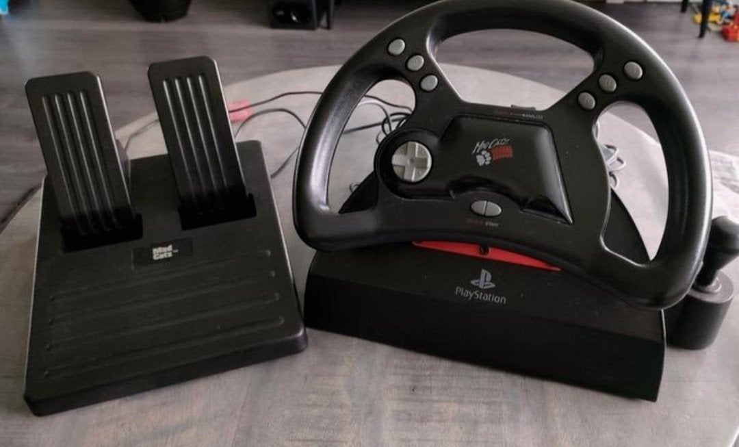 madcatz stuur en pedalen - Playstation 1, Ophalen of Verzenden, Zo goed als nieuw, PlayStation 1