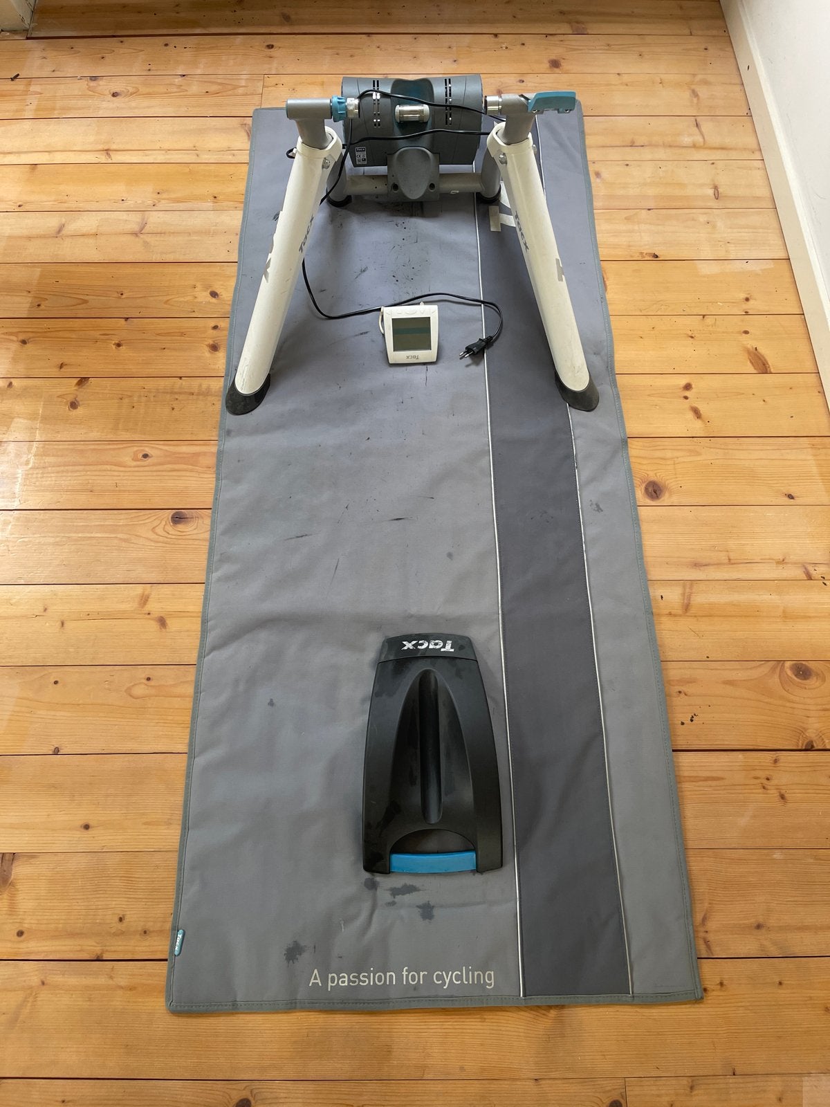 Tacx fietstrainer met mat en voorwielsteun, Sport en Fitness, Ophalen, Gebruikt, Overige typen