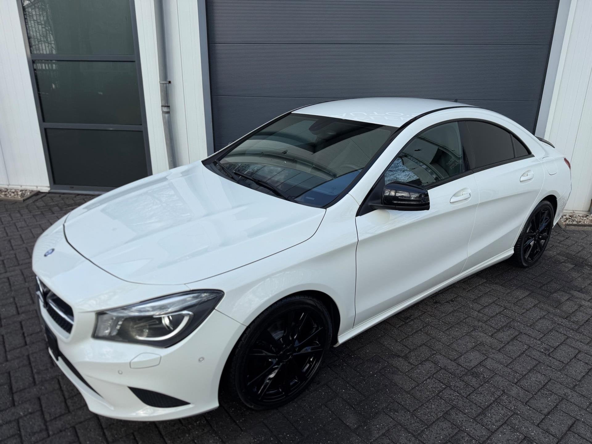 Mercedes-Benz CLA-klasse 180 Ambition 122 Pk Xenon/Led/Airco, Voorwielaandrijving, CLA, Gebruikt, Leder en Stof