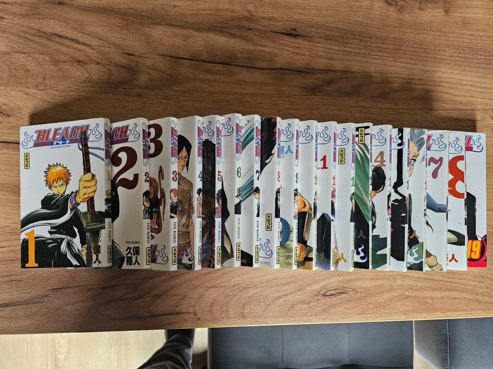 Bleach Manga Nederlands 1t/m18 Engels 19, Boeken, Meerdere stripboeken, Ophalen of Verzenden, Gelezen, Tite Kubo