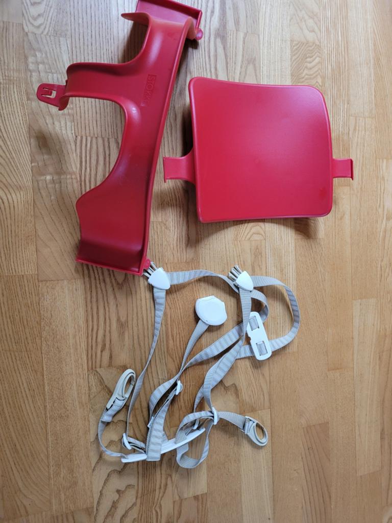 Stokke kinderzitje met tuigje, Kinderen en Baby's, Verzenden, Zo goed als nieuw, Meegroeistoel, Gordel(s)