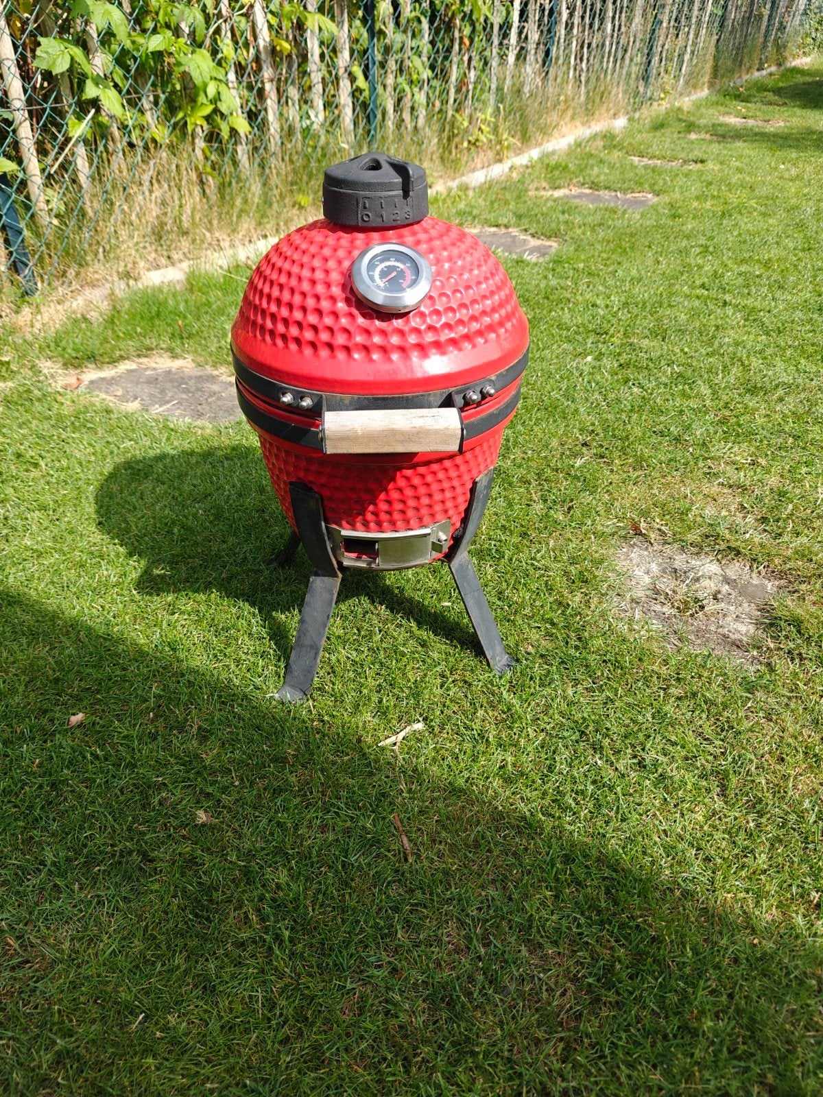 Compacte Kamado BBQ - 60cm hoog, 27cm rooster, Ophalen, Gebruikt