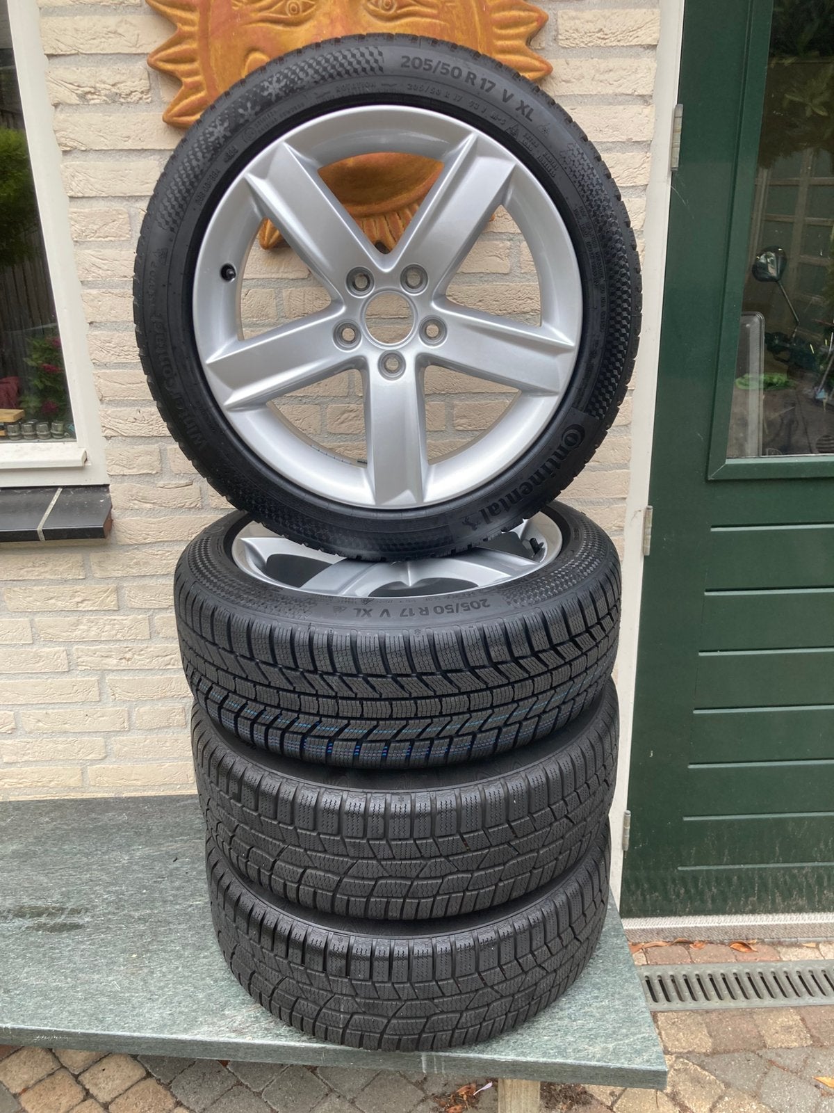 Audi 17 inch velgen Continental Winterbanden 205 50 R17, Auto-onderdelen, Banden en Velgen, Ophalen, Gebruikt, Banden en Velgen