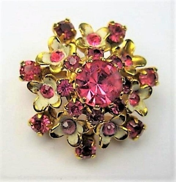Snoezige 50s broche pink strass en wit emaille, goudkleur, Sieraden, Tassen en Uiterlijk, Broches, Zo goed als nieuw, Overige materialen