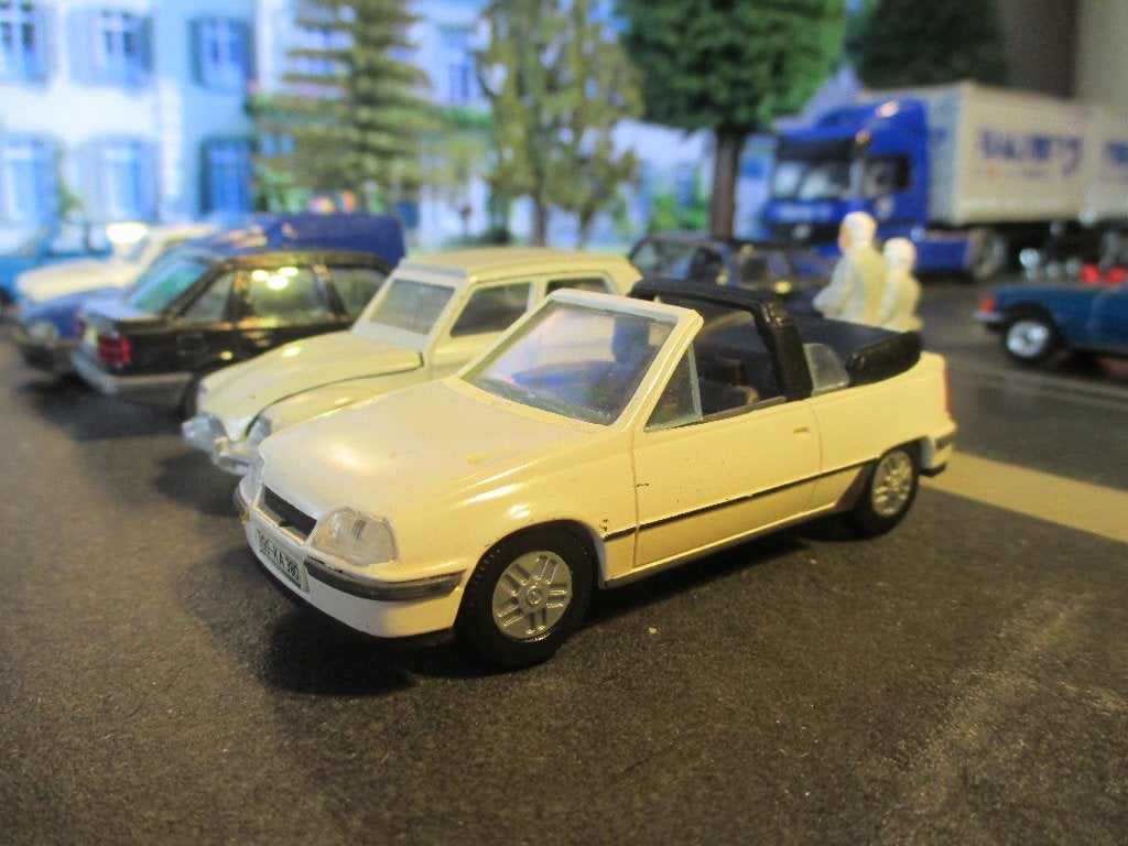 1/43 Opel Kadett E GSi Cabriolet - Gama wit, Ophalen of Verzenden, Zo goed als nieuw, Auto, Gama