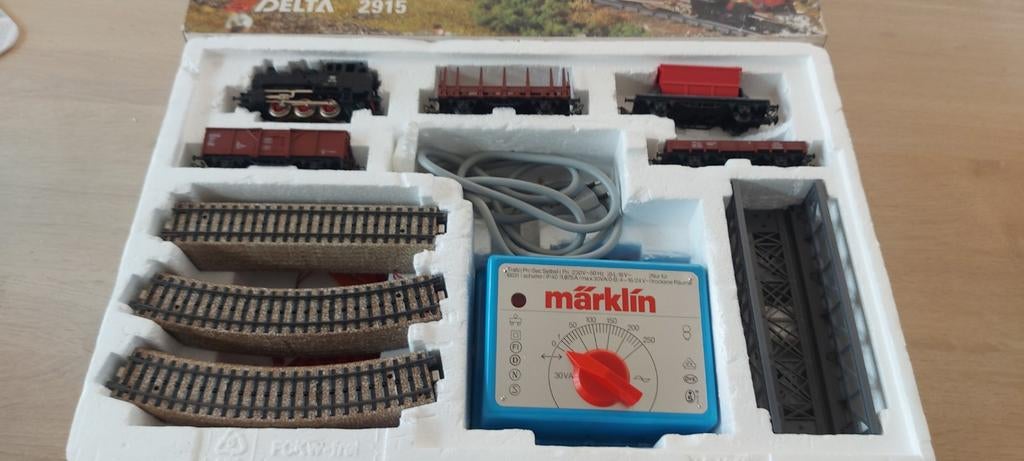 Märklin DB set Delta+loc 4 wgn's, rails ,trafo artnr 2915 ov, Wisselstroom, Locomotief, Ophalen of Verzenden, Zo goed als nieuw