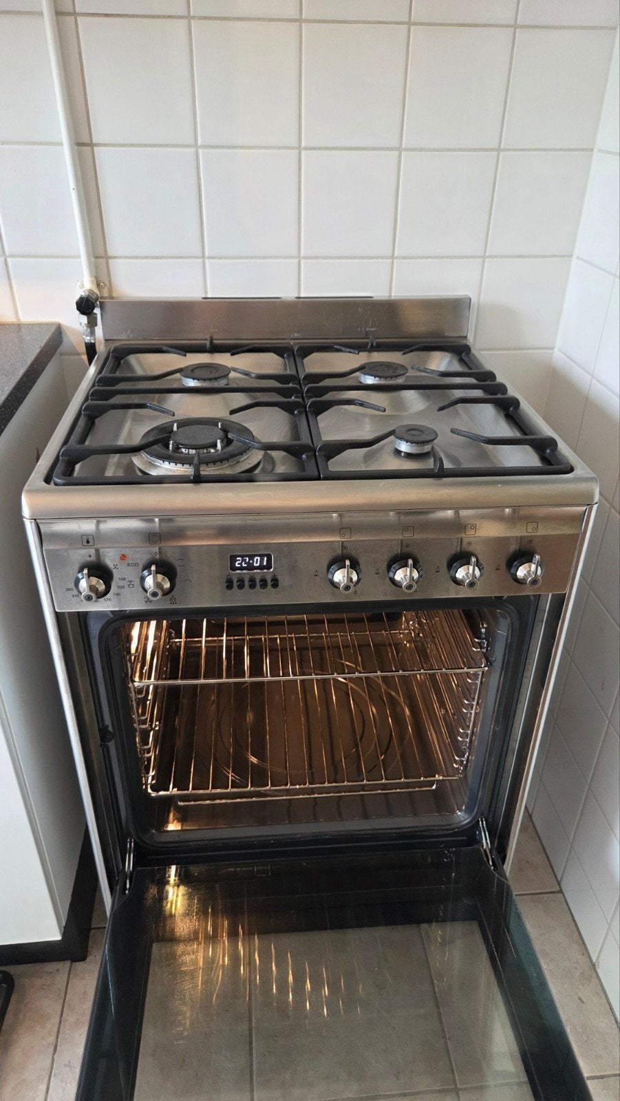 SMEG Gasfornuis met Oven en Toebehoren - 4 Pitten, Ophalen