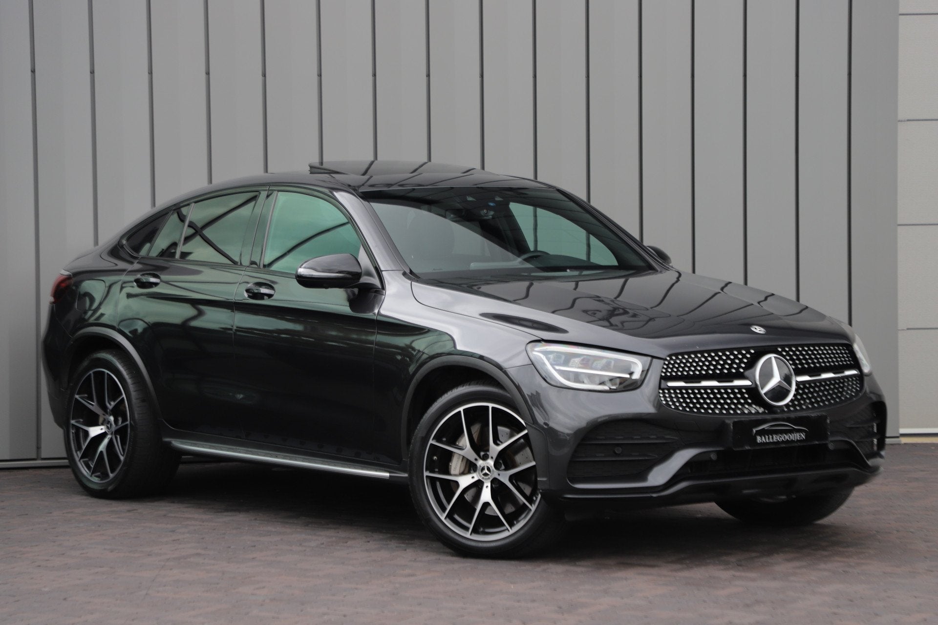 Mercedes-Benz GLC Coupé 300 AMG 4-Matic | 258PK | Schuifdak, Auto's, Mercedes-Benz, Gebruikt, 4 cilinders, Automatische klimaatregeling