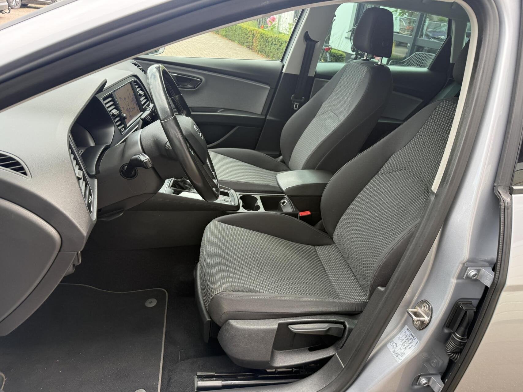 Seat Leon ST 1.0 EcoTSI Style CAMERA/CARPLAY *ALL-IN PRIJS*, 12 maanden, Stof, Gebruikt, Euro 6
