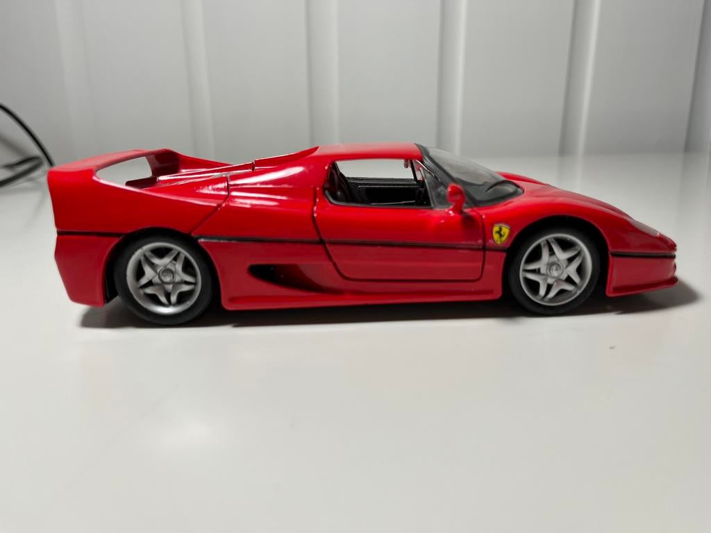 Modelauto Ferrari F50 1995 schaal 1:24 Maisto, Hobby en Vrije tijd, Modelauto's | 1:24, Ophalen of Verzenden, Gebruikt, Auto, Maisto
