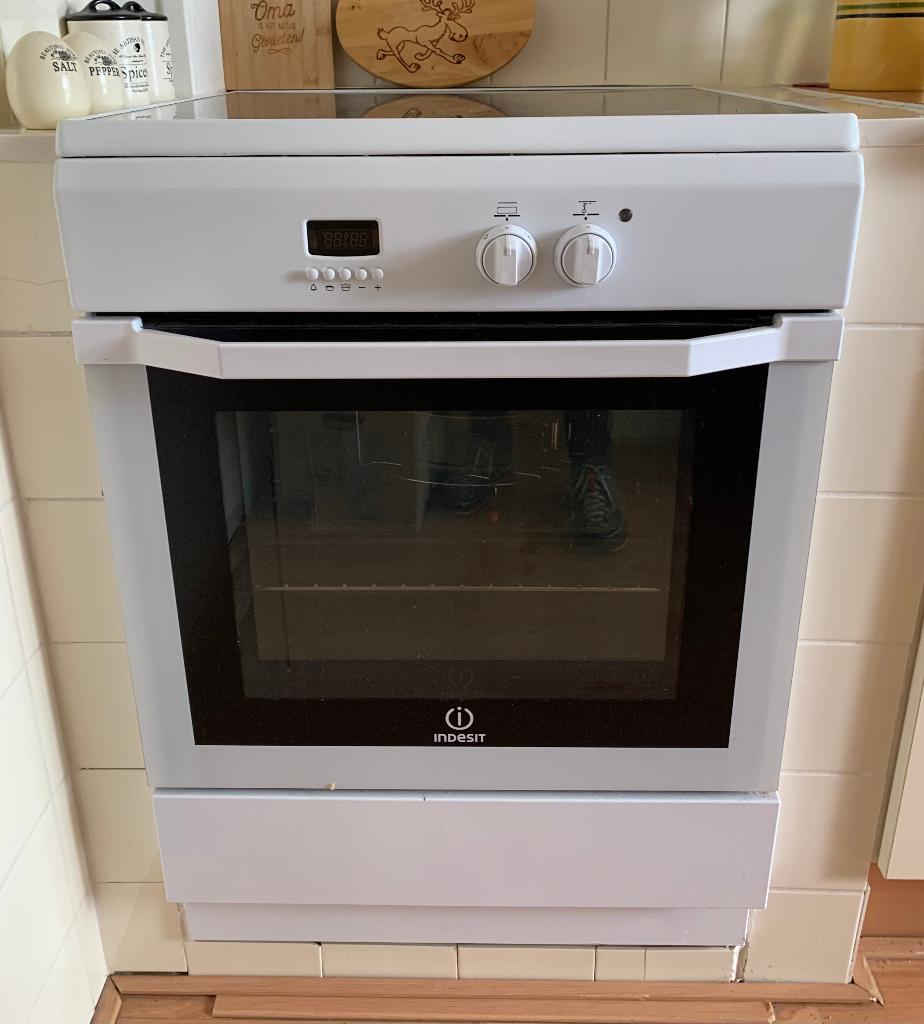 Oven / Inductie fornuis, Ophalen, Hete lucht, 4 kookzones, Zo goed als nieuw