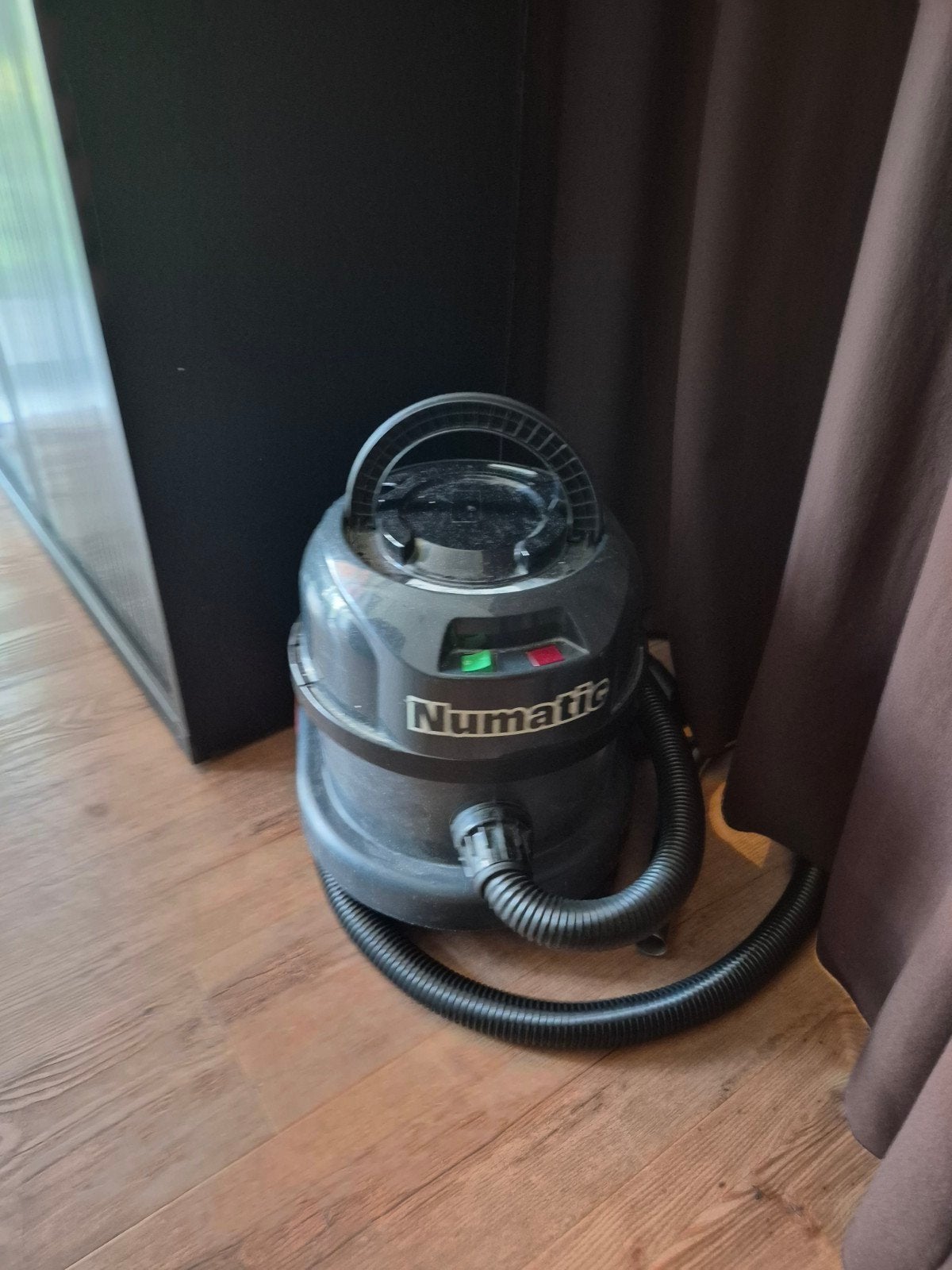 Numatic Industriële Stofzuiger - Krachtig en Betrouwbaar, Witgoed en Apparatuur, Stofzuigers, Gebruikt, Numatic, Industriële stofzuiger