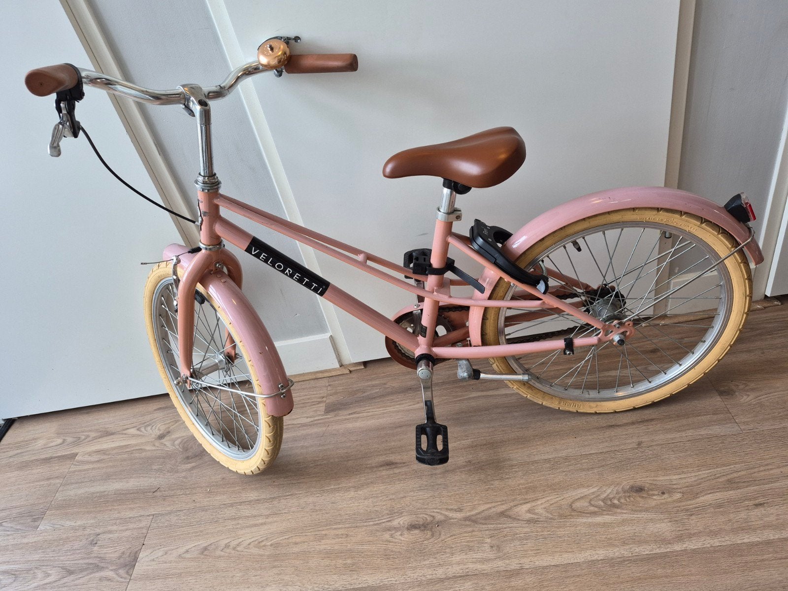 Meisjesfiets Veloretti in goede staat! 20 inch, Ophalen, Gebruikt, Veloretti, Terugtraprem