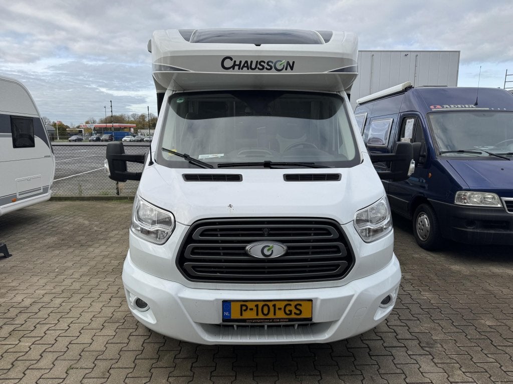 Chausson Titanium 758 AUTOMAAT/QUEENSBED/HEFBED, Caravans en Kamperen, Campers, Automaat, Standaard zit, Ringverwarming, Diesel