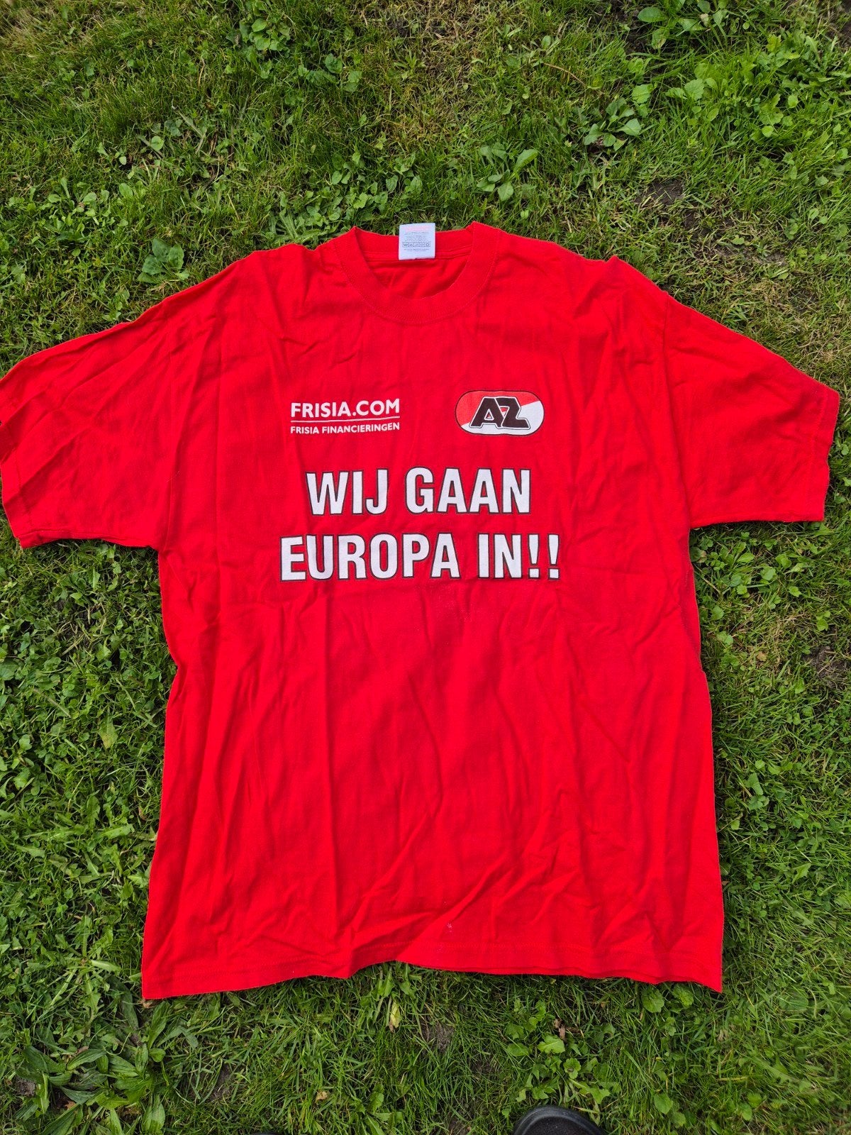 AZ Frisia Wij Gaan Europa In! T-shirt 2004 - Maat XL, Ophalen of Verzenden