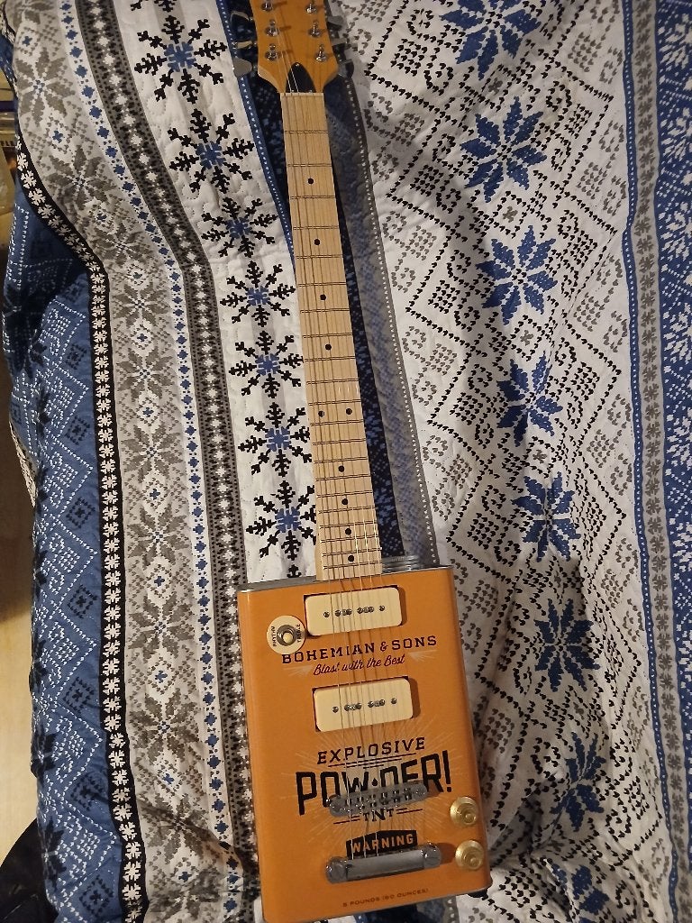 BOHEMIAN oilcan guitar ORANGE, Muziek en Instrumenten, Snaarinstrumenten | Gitaren | Elektrisch, Ophalen, Zo goed als nieuw, Hollow body