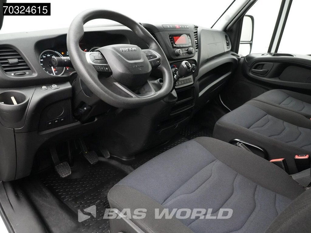 Iveco Daily 35C14 Dubbellucht L2H2 3,5t Trekhaak Airco Cruis, Auto's, Bestelauto's, Stof, Gebruikt, Euro 6, Iveco