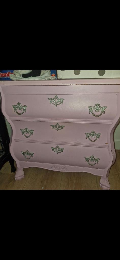 Oud roze buikkastje, Huis en Inrichting, Kasten | Ladekasten, 3 of 4 laden, Ophalen, Gebruikt, Brocant