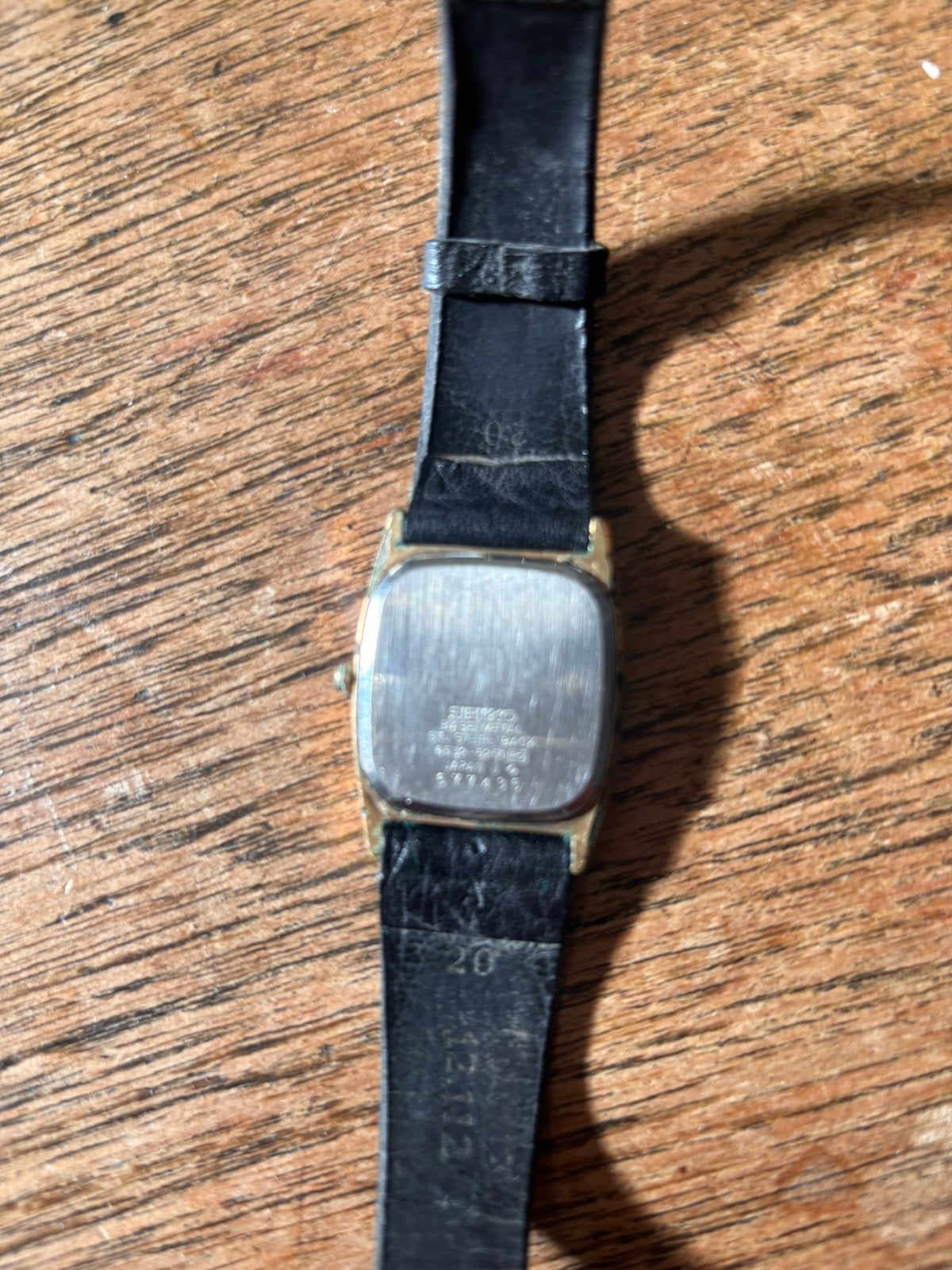 Vintage seiko quartz dames/herenhorloge. Houdkleurig-retro, Met bandje, Polshorloge, Ophalen of Verzenden, Onbekend