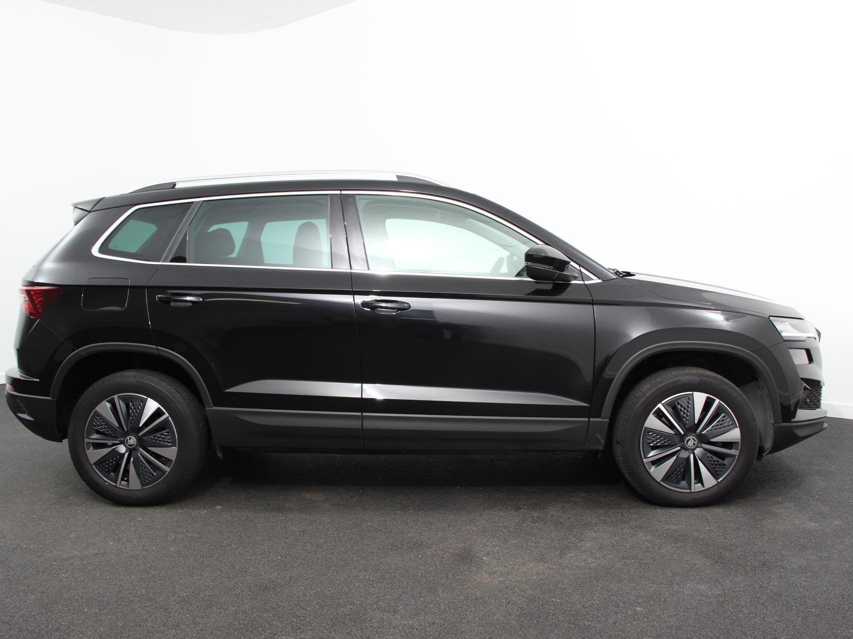 Skoda Karoq 1.5 TSI 150pk DSG ACT Selection Navigatie Apple, Auto's, Stof, 4 cilinders, Karoq, SUV of Terreinwagen