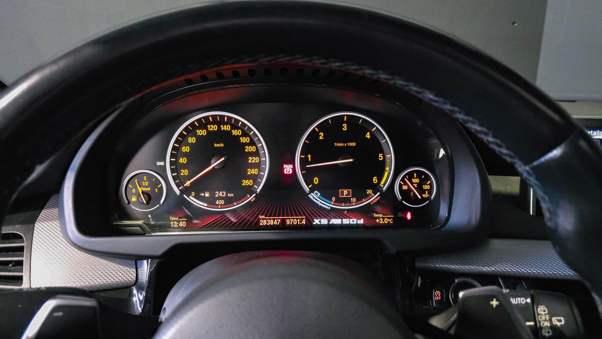 Foto 16 van BMW X5 M50d | Panorama | Memory-Seats | Breyton