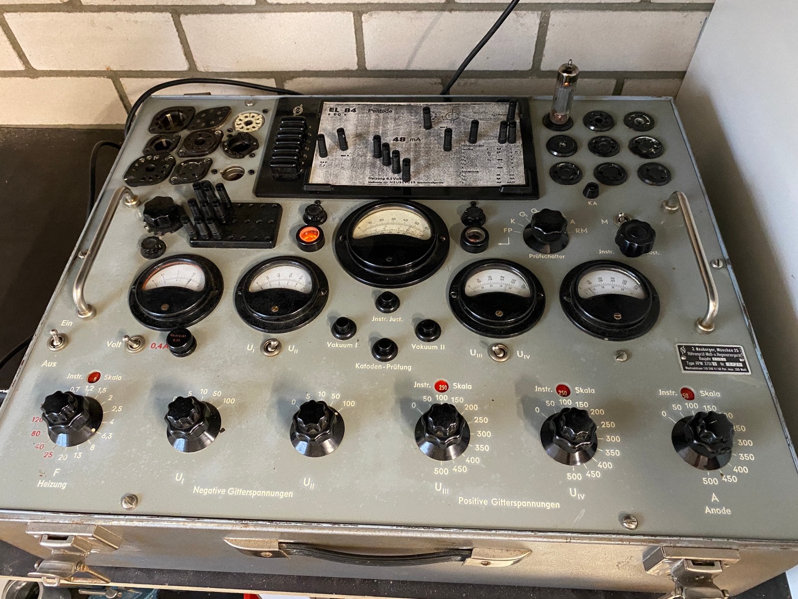 buizentester neuberger RPM 370 tubetester buizenbeproever, Ophalen
