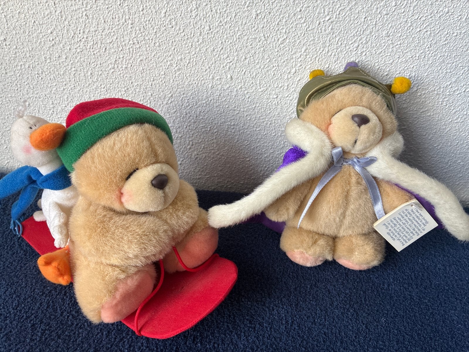 Forever Friends knuffels: beer op slee en koning beer, Kinderen en Baby's, Overige merken, Beer, Ophalen of Verzenden, Zo goed als nieuw