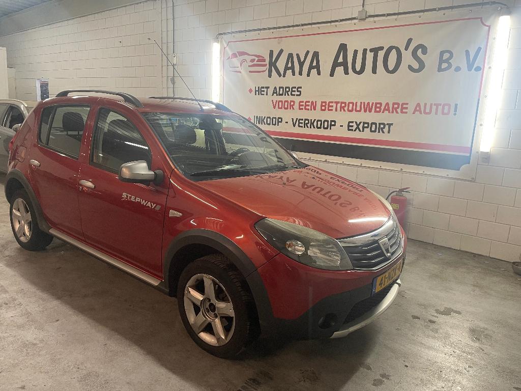 Dacia Sandero Stepway 1.6 AIRCO 2011 Rood, Auto's, Dacia, Voorwielaandrijving, 1037 kg, 565 kg, 4 cilinders