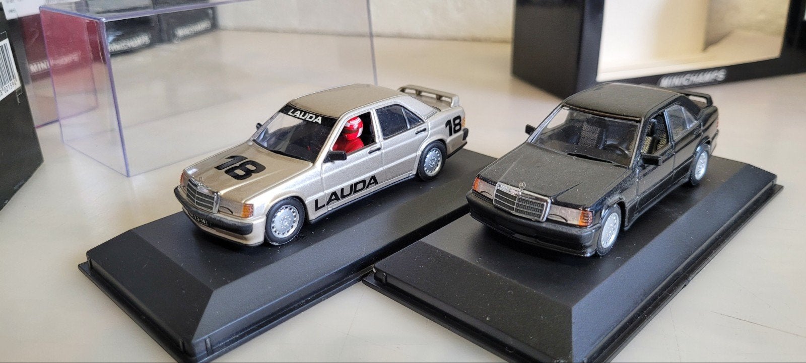 Minichamps Mercedes 190E 2.3_16 zwart &Lauda uitvoering, Ophalen of Verzenden, Zo goed als nieuw, Auto, MiniChamps