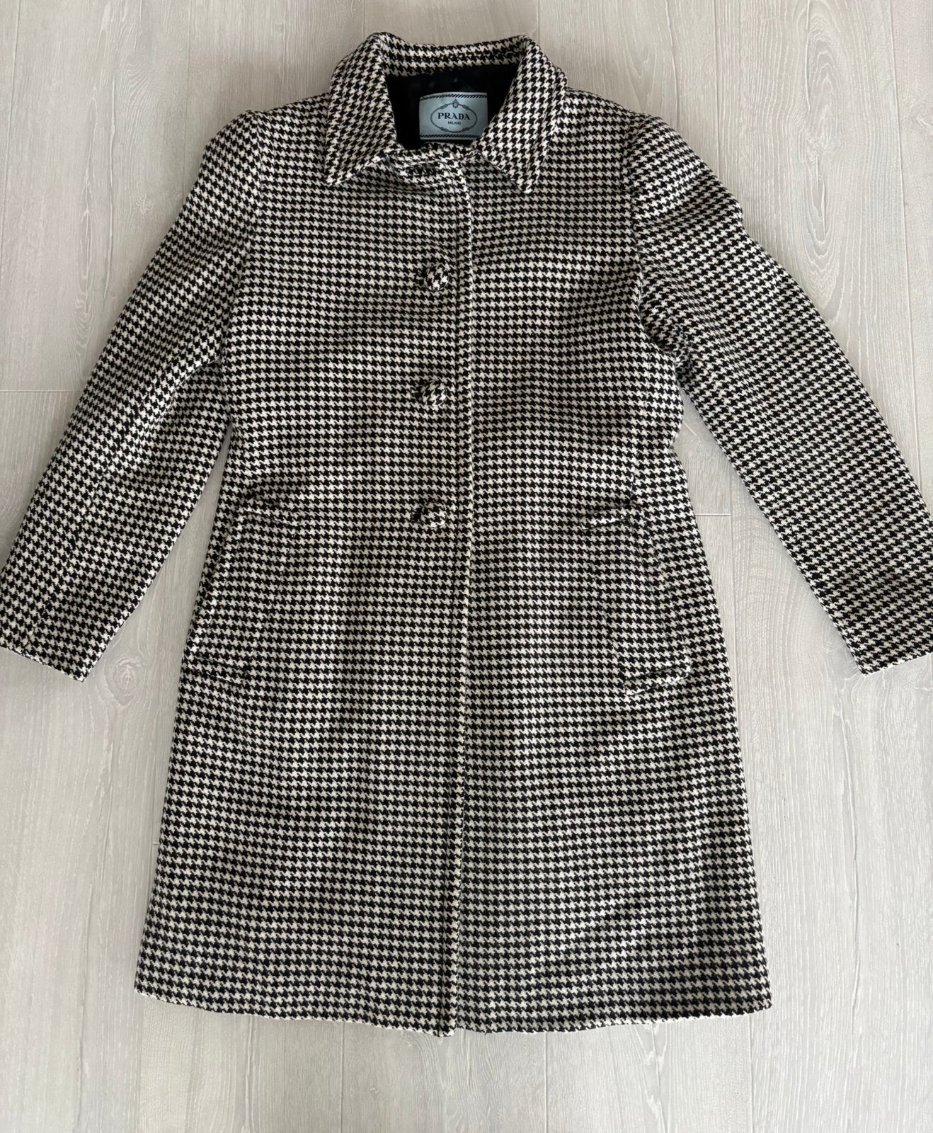 Prada Pied de Poule Mantel 38 / M, Ophalen of Verzenden, Zo goed als nieuw, Maat 38/40 (M), Zwart