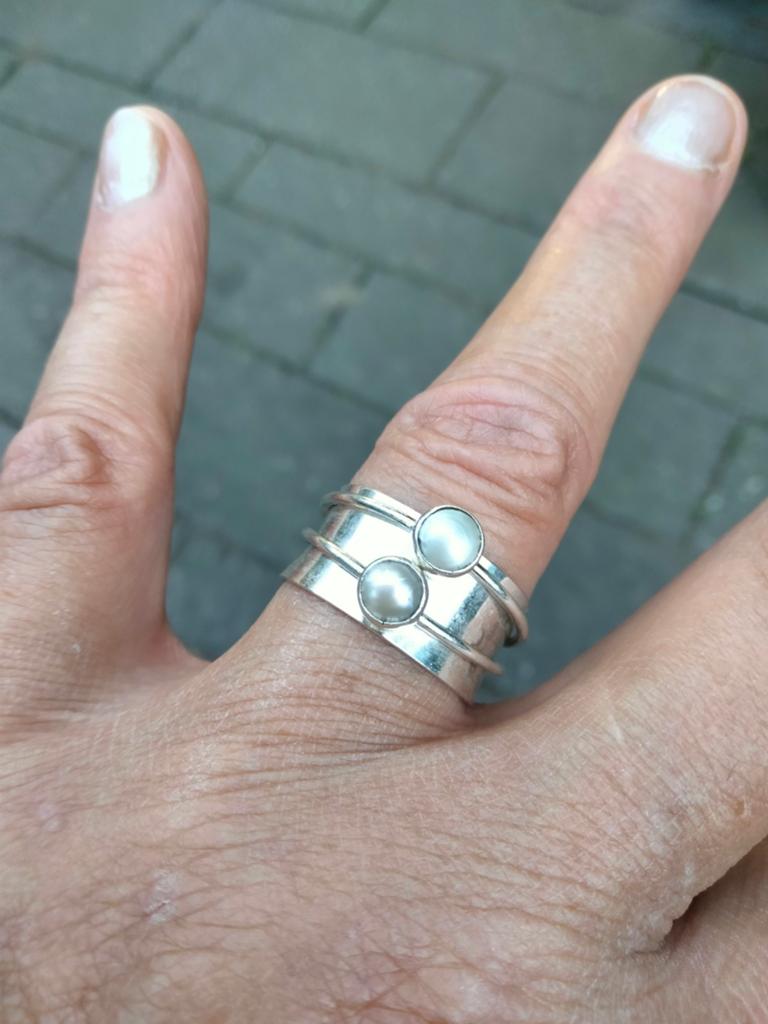 Parel spinner ring maat 19, Sieraden, Tassen en Uiterlijk, Ringen, Verzenden, 19 tot 20, Wit, Nieuw
