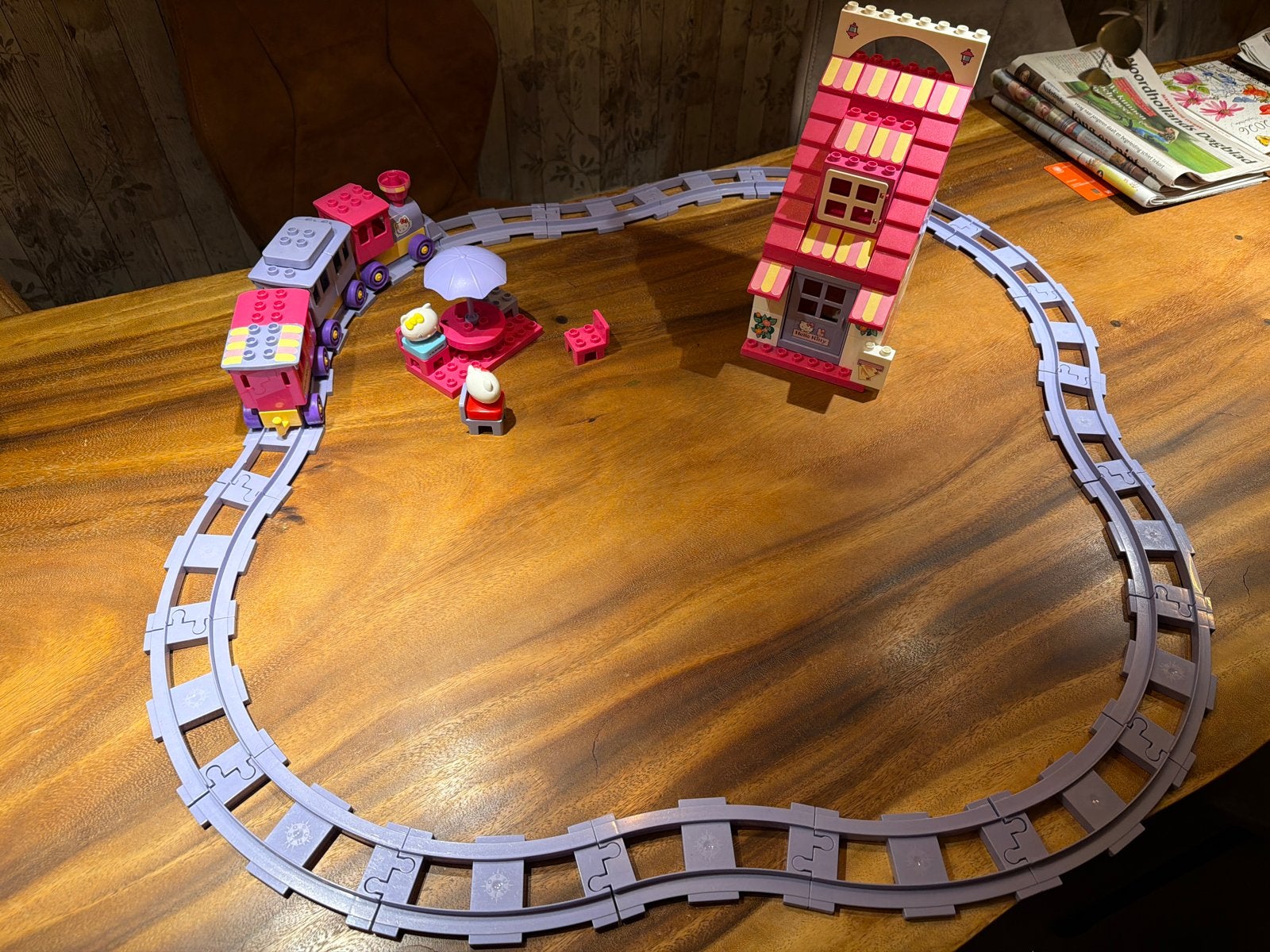Hello Kitty Duplo Trein met Station, Gebruikt, Overige thema's, Ophalen of Verzenden, Duplo