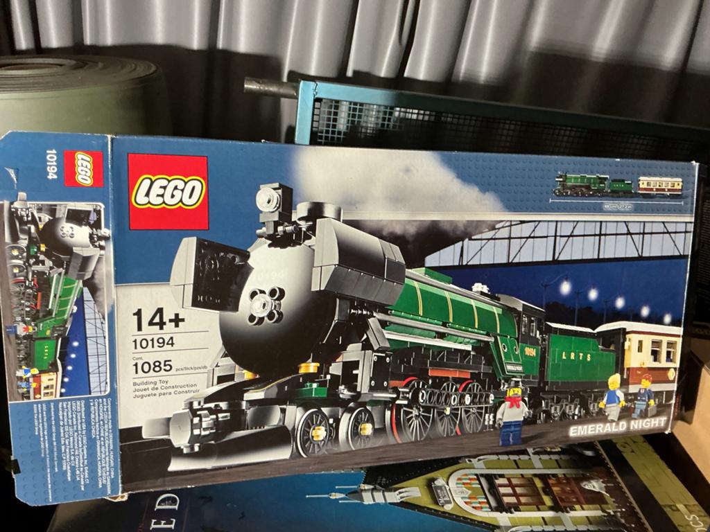 LEGO Emerald Night Trein 10194 - z.g.a.n., Ophalen of Verzenden, Zo goed als nieuw