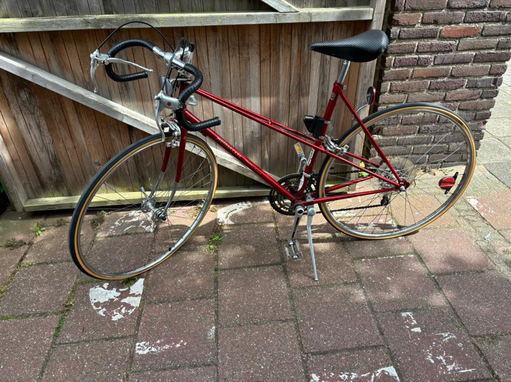 Vintage racefiets Motobecane, Ophalen